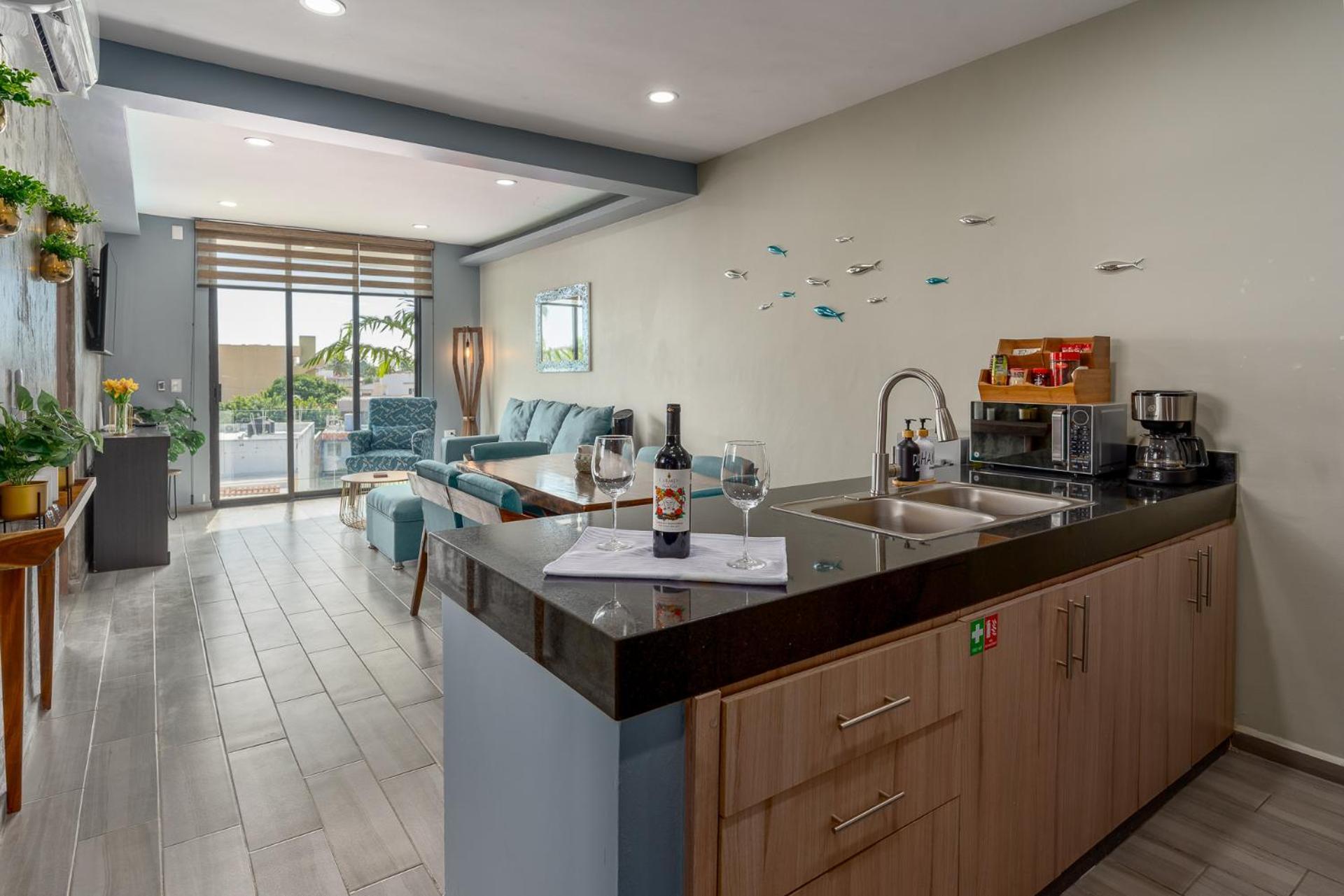 New & Modern, 5 Star Area, Walk 2 Beach, Pool, Views, King Bed 마사틀란 외부 사진